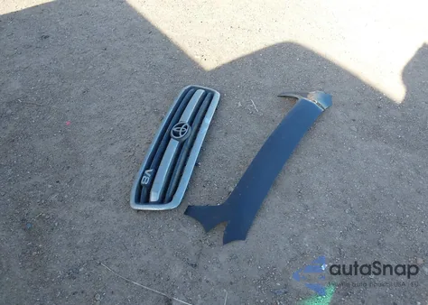 2002 Toyota Tundra Sr5 V8 z USA, uszkodzony, nr VIN 5TBBT44112S311732